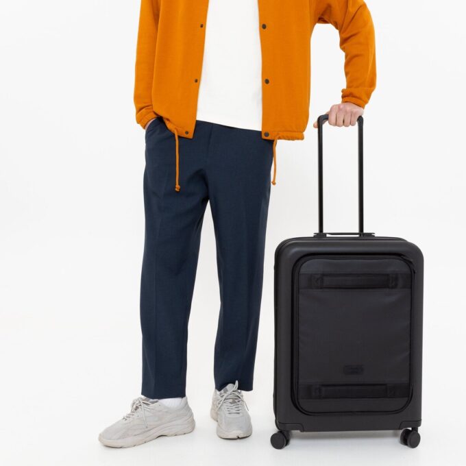 CNNCT CASE M