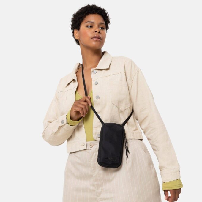CNNCT F POUCH