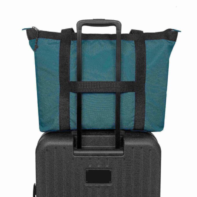 TRAVEL TOTE